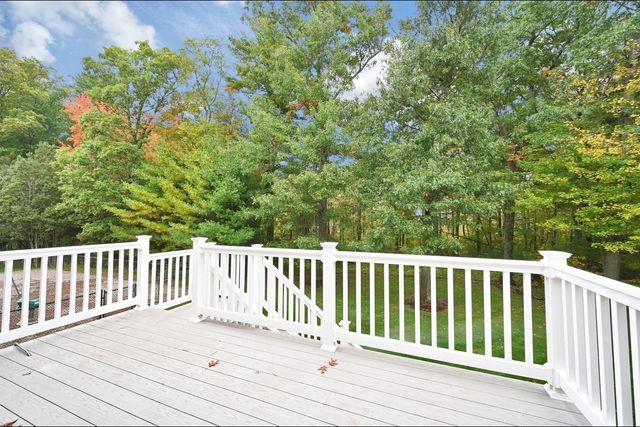 55 Surrey Ln 55, East Bridgewater, MA 02333