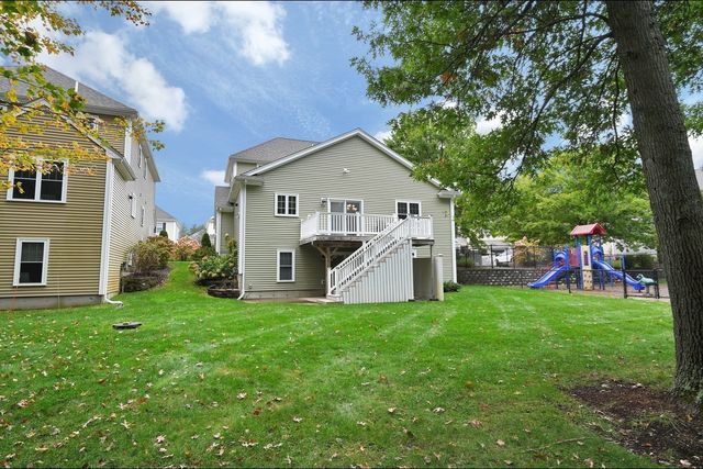 55 Surrey Ln 55, East Bridgewater, MA 02333