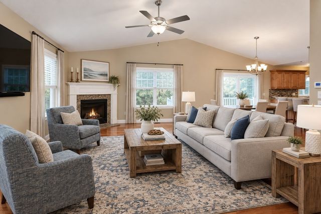 55 Surrey Ln 55, East Bridgewater, MA 02333