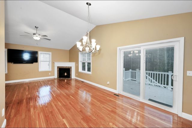55 Surrey Ln 55, East Bridgewater, MA 02333