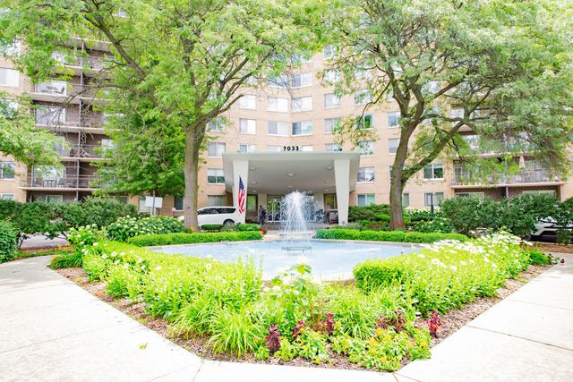 7033 N Kedzie Avenue 303, Chicago, IL 60645