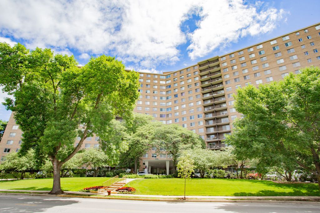 7033 N Kedzie Avenue 303, Chicago, IL 60645