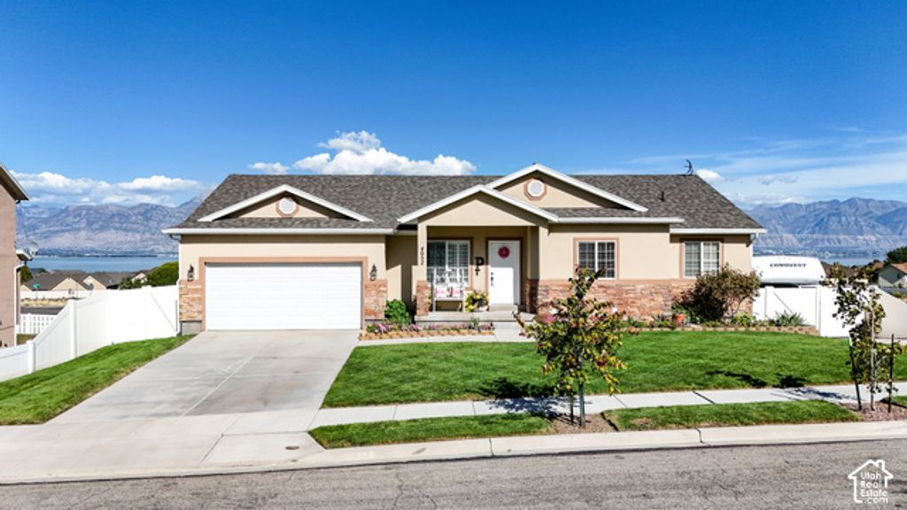 4052 S MONTEGO DR, Saratoga Springs, UT 84045