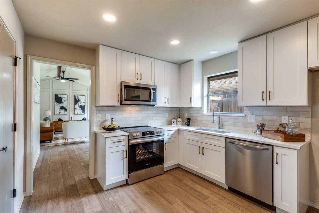 2030 Avignon Drive, Carrollton, TX 75007