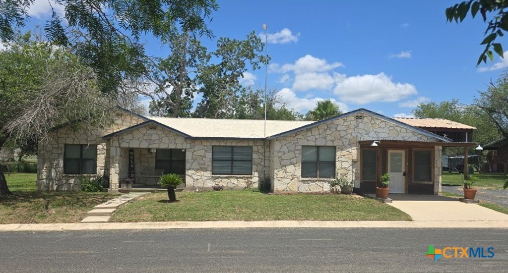 501 Green Street, Poth, TX 78147