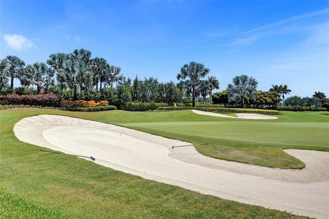 10427 Stonebridge Blvd, Boca Raton, FL 33498