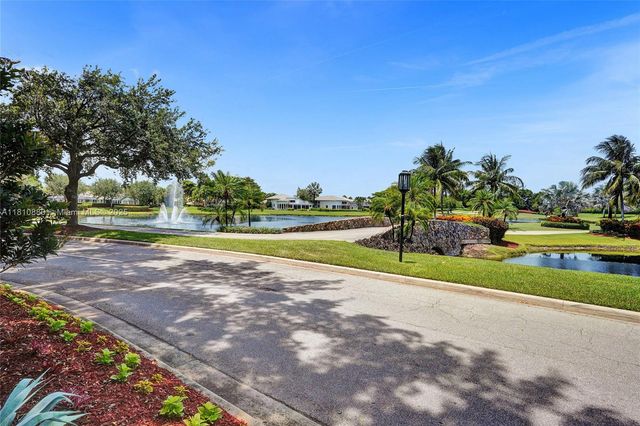 10427 Stonebridge Blvd, Boca Raton, FL 33498