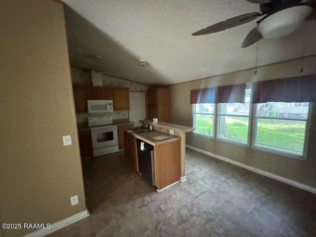 126 Barton Place, Breaux Bridge, LA 70517
