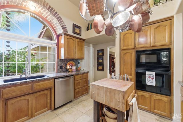 5715 Valley Street, Bakersfield, CA 93306