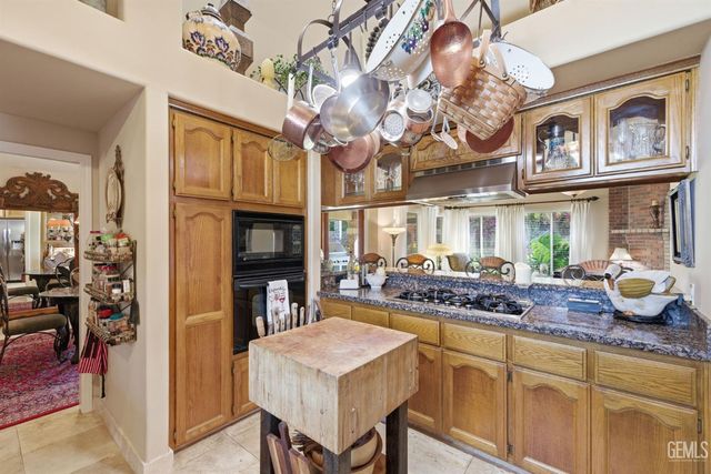 5715 Valley Street, Bakersfield, CA 93306