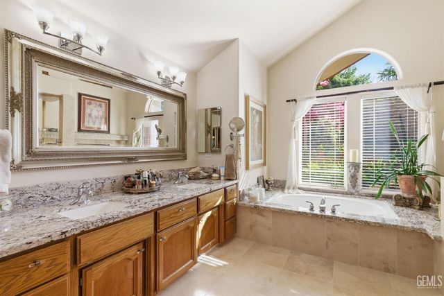5715 Valley Street, Bakersfield, CA 93306