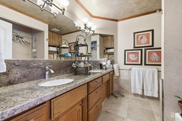 5715 Valley Street, Bakersfield, CA 93306