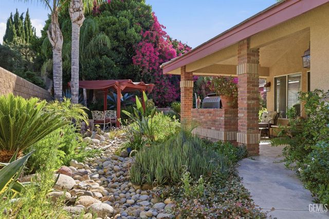 5715 Valley Street, Bakersfield, CA 93306