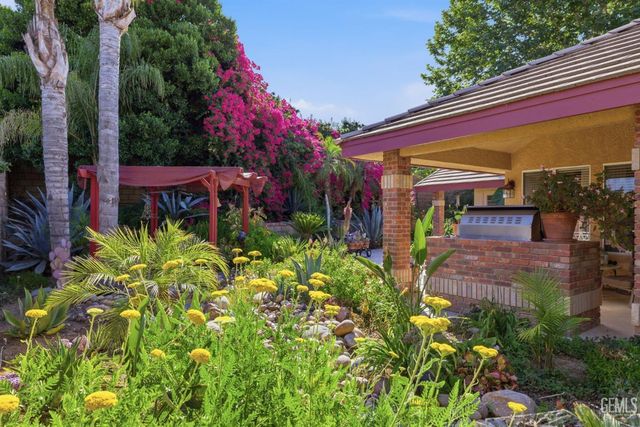 5715 Valley Street, Bakersfield, CA 93306