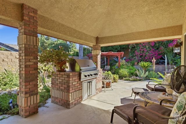 5715 Valley Street, Bakersfield, CA 93306