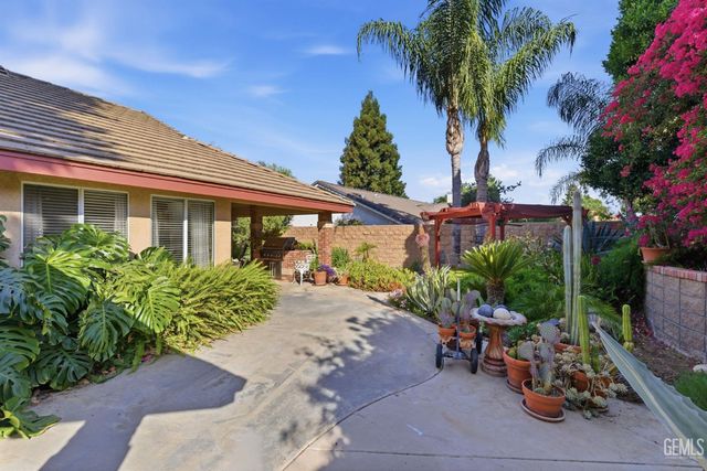 5715 Valley Street, Bakersfield, CA 93306