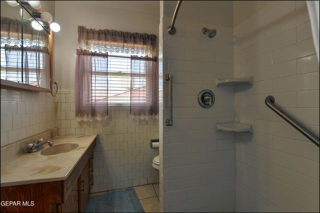 5107 RAYMOND JAYS Road, El Paso, TX 79903