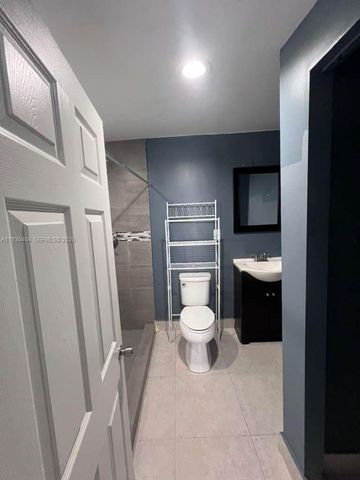 3101 SW 14th St 1, Fort Lauderdale, FL 33312