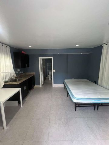 3101 SW 14th St 1, Fort Lauderdale, FL 33312