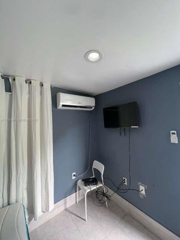 3101 SW 14th St 1, Fort Lauderdale, FL 33312