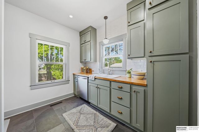 3342 W Street, Lincoln, NE 68503