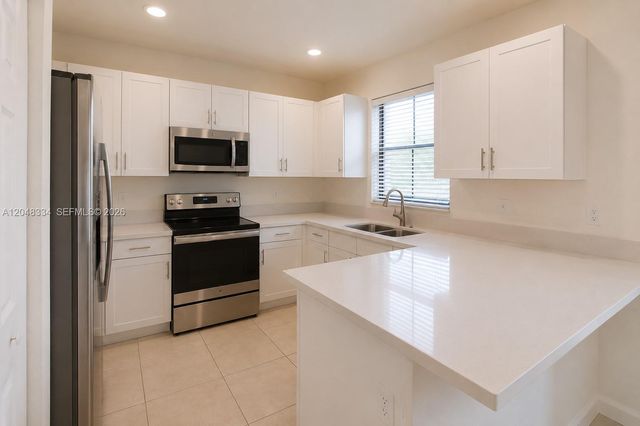 10934 W 33rd Way, Hialeah, FL 33018