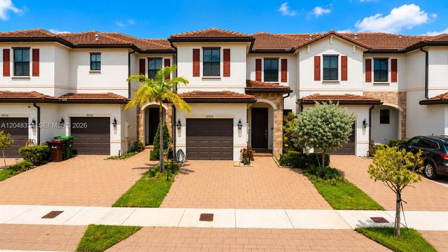 10934 W 33rd Way, Hialeah, FL 33018