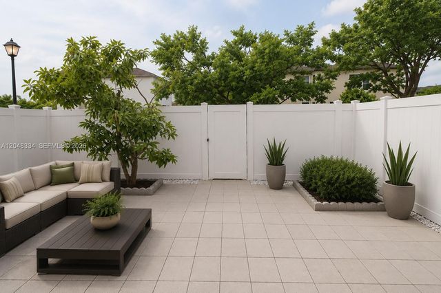 10934 W 33rd Way, Hialeah, FL 33018