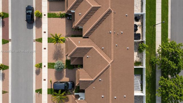 10934 W 33rd Way, Hialeah, FL 33018