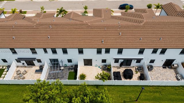10934 W 33rd Way, Hialeah, FL 33018