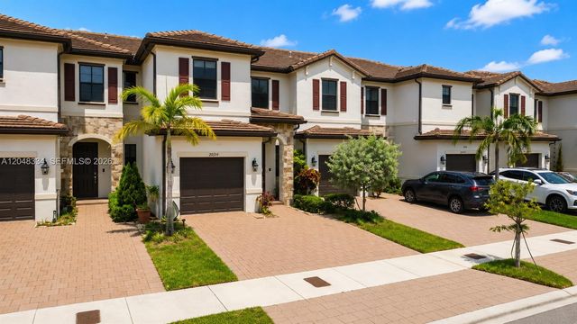 10934 W 33rd Way, Hialeah, FL 33018