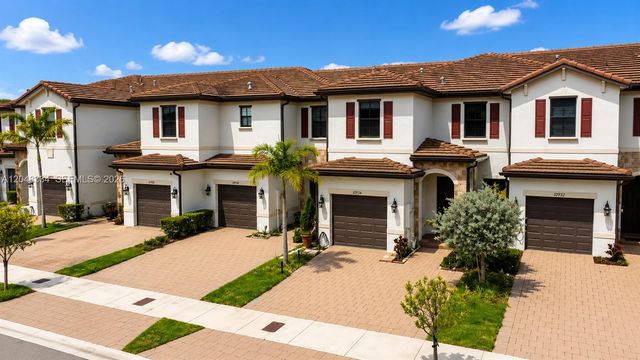 10934 W 33rd Way, Hialeah, FL 33018