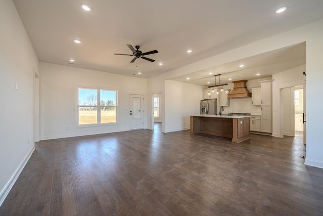 100 BELVEDERE CIR, Savannah, TN 38372