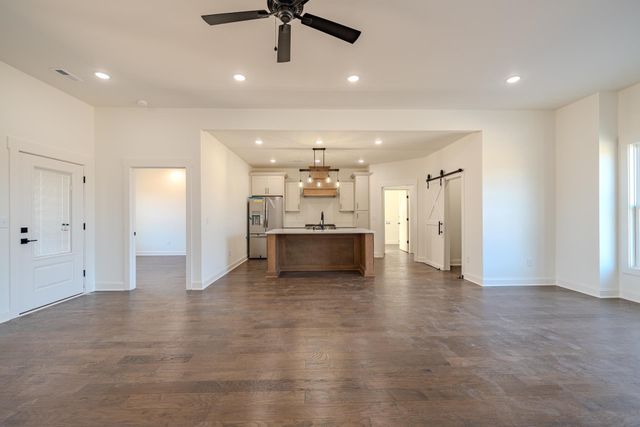 100 BELVEDERE CIR, Savannah, TN 38372