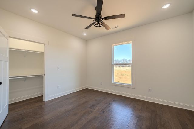 100 BELVEDERE CIR, Savannah, TN 38372