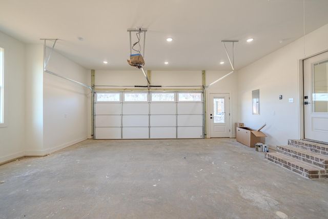 100 BELVEDERE CIR, Savannah, TN 38372