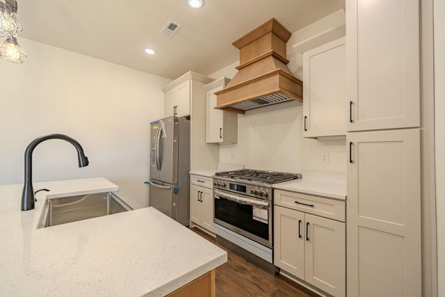 100 BELVEDERE CIR, Savannah, TN 38372