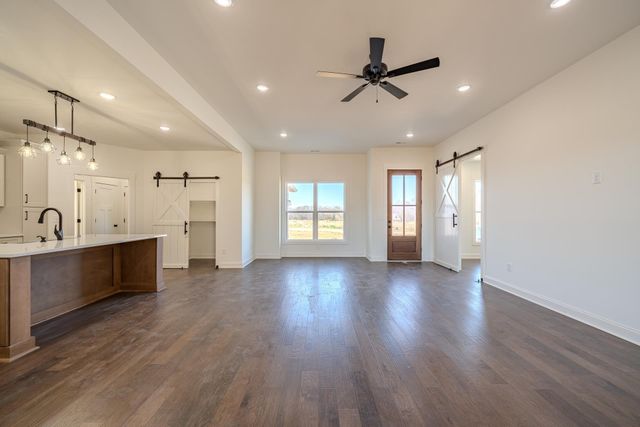 100 BELVEDERE CIR, Savannah, TN 38372