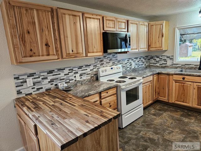 445 W 19th Street, Idaho Falls, ID 83402