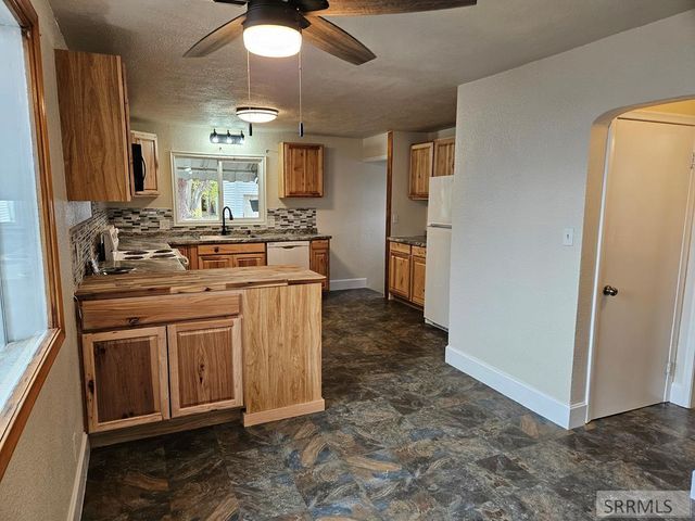 445 W 19th Street, Idaho Falls, ID 83402