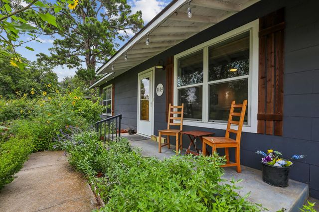 1114 W W 2nd ST, Elgin, TX 78621