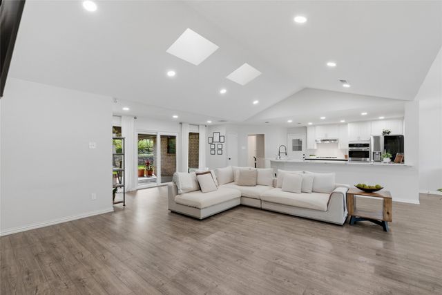 412 E Northgate Drive, Irving, TX 75062