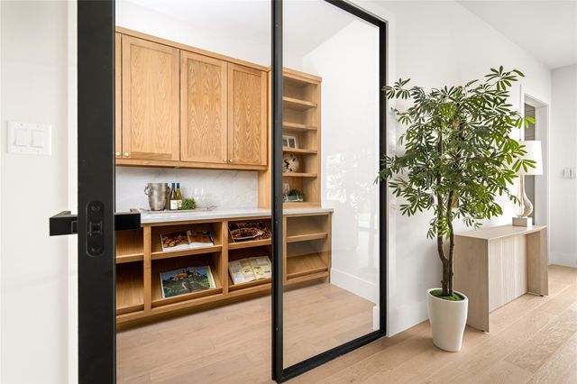 1526 Wakefield Drive, Houston, TX 77018