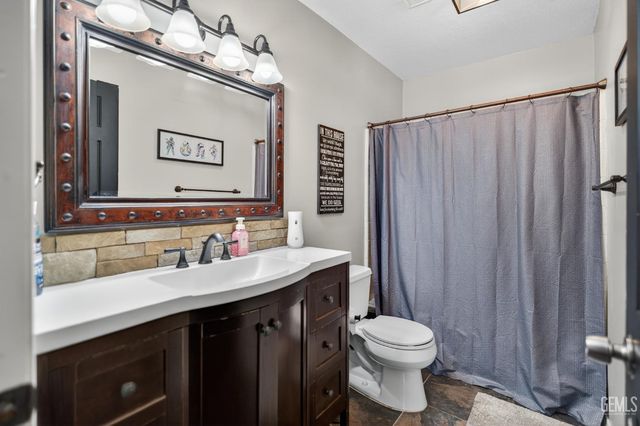 11409 Lariat Court, Bakersfield, CA 93312