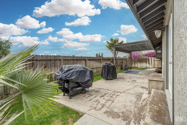 11409 Lariat Court, Bakersfield, CA 93312
