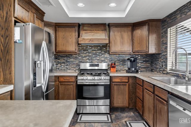 11409 Lariat Court, Bakersfield, CA 93312