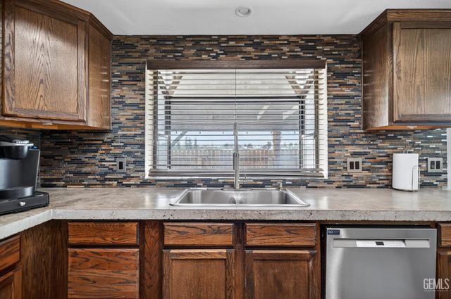 11409 Lariat Court, Bakersfield, CA 93312