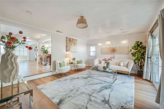 11321 212th, Lakewood, CA 90715