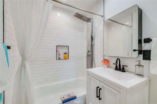 11321 212th, Lakewood, CA 90715