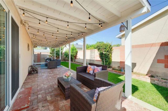 11321 212th, Lakewood, CA 90715